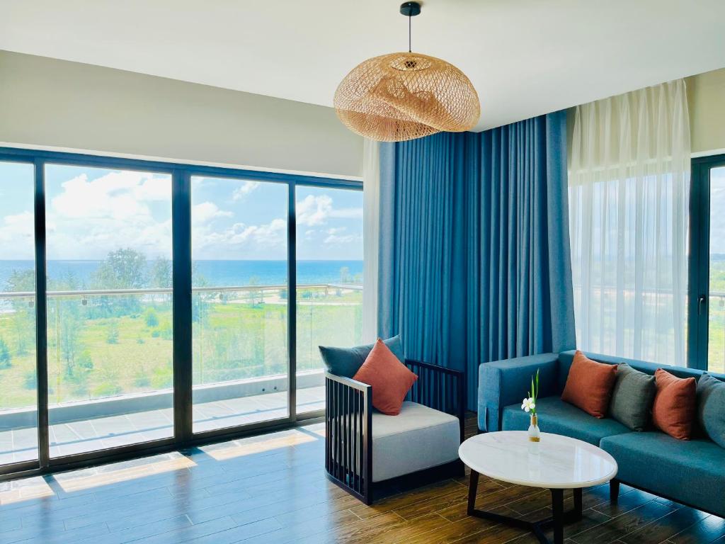 Suite Có Ban Công Nhìn Ra Biển