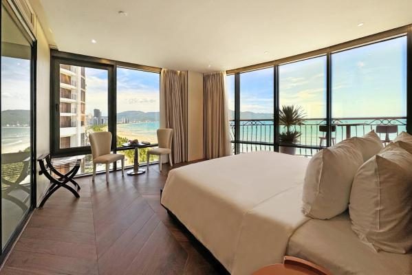 Presidential Suite Beachfront – High Tea included