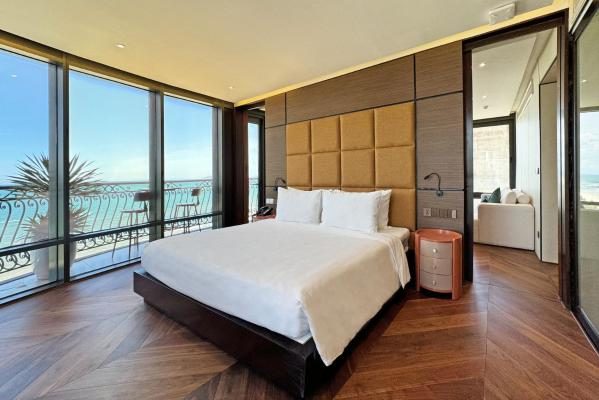 Presidential Suite Beachfront – High Tea included