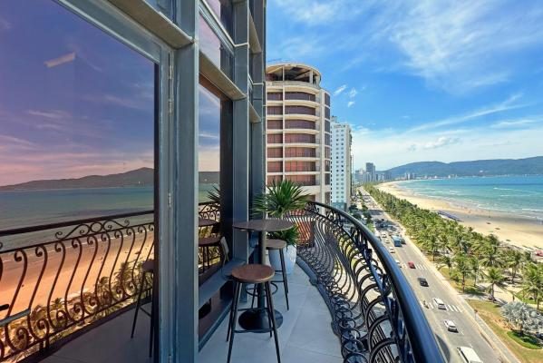 Presidential Suite Beachfront – High Tea included