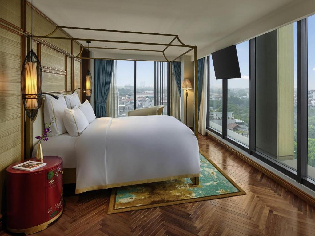 Suite Deluxe có Giường cỡ King với Quyền lui tới Sảnh khách