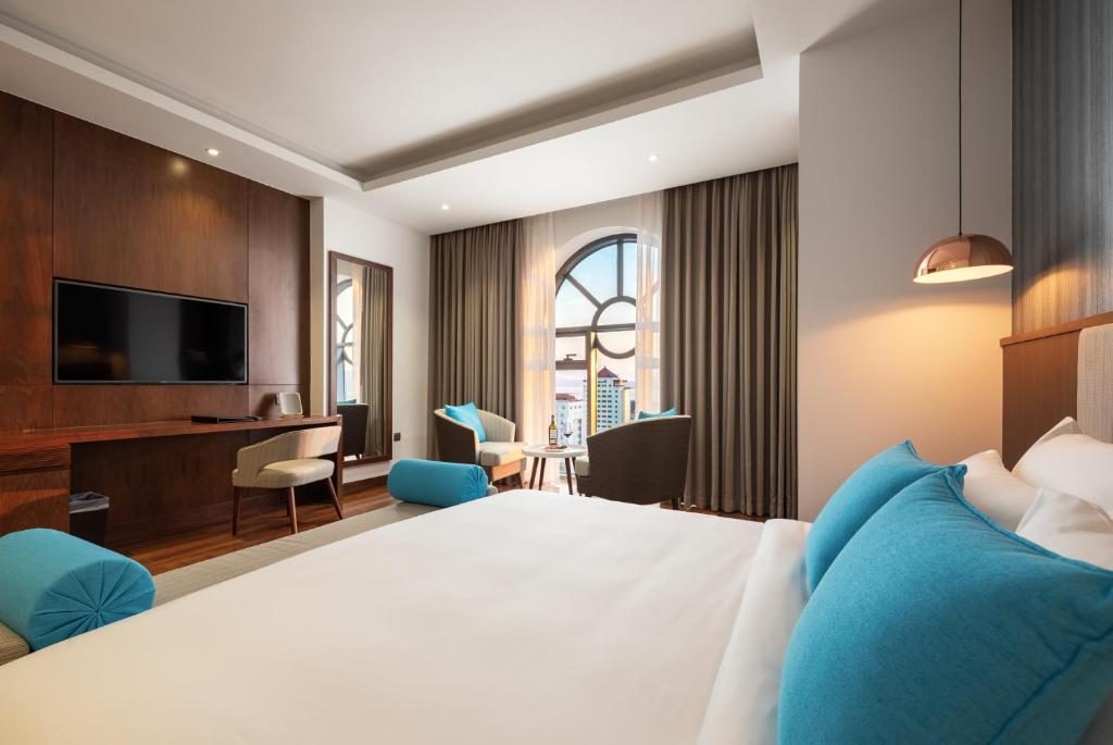 Phòng Premier Deluxe có giường cỡ King