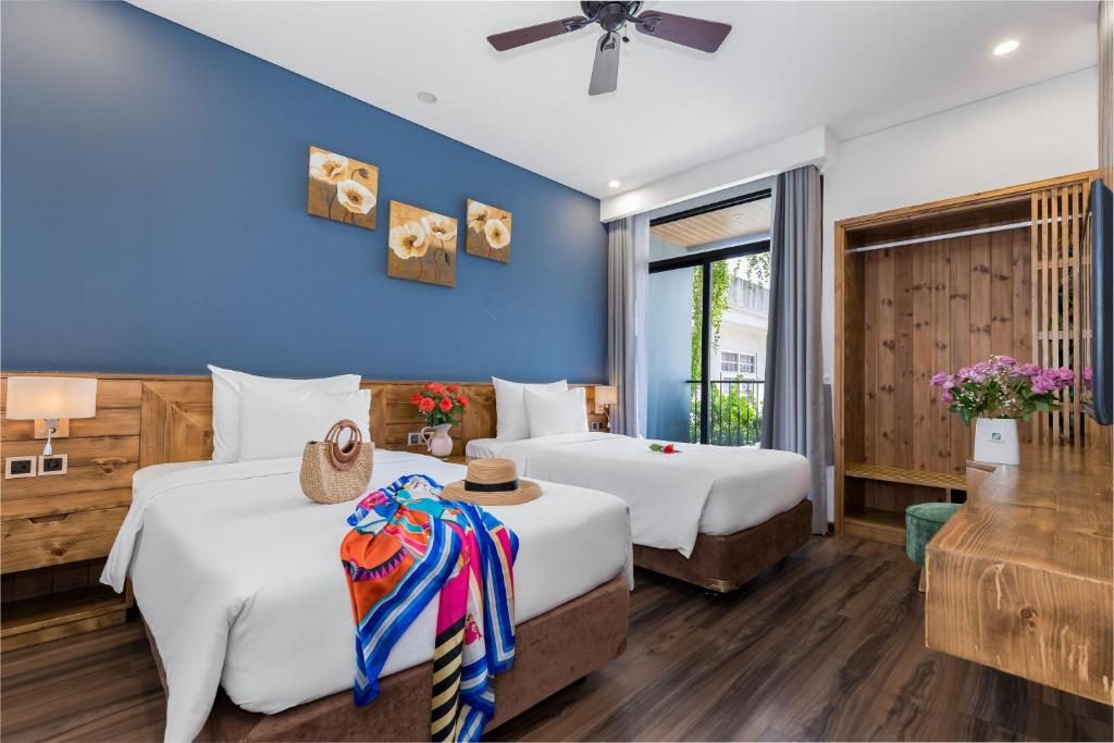 2-Bedroom Deluxe Apartment with Balcony City View
