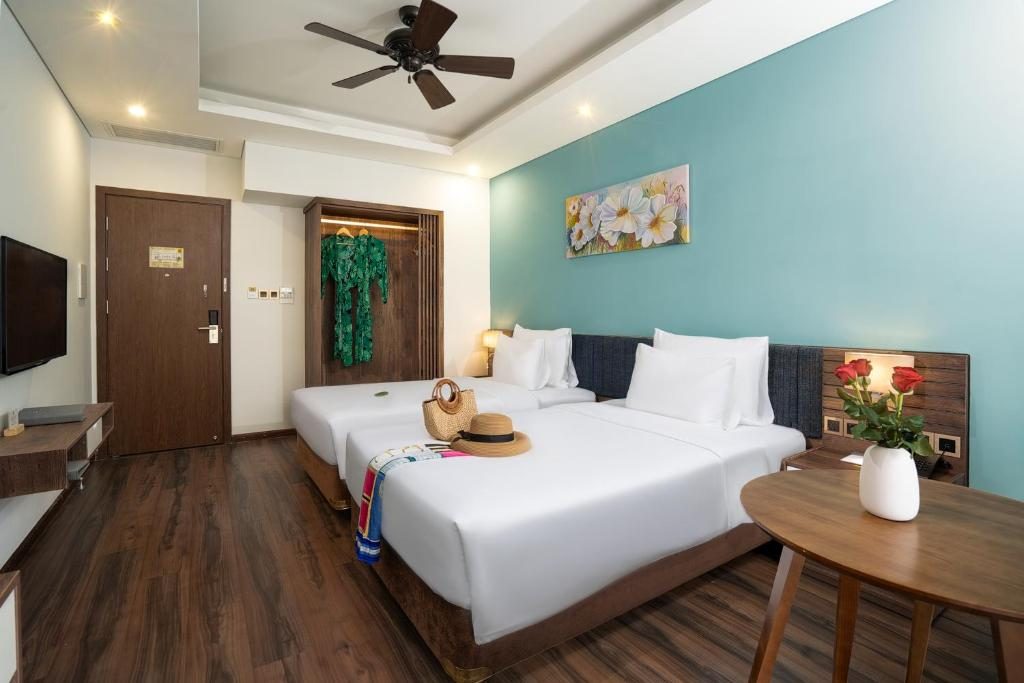 Phòng Deluxe 2 Giường Đơn có Ban công và Nhìn ra Thành phố