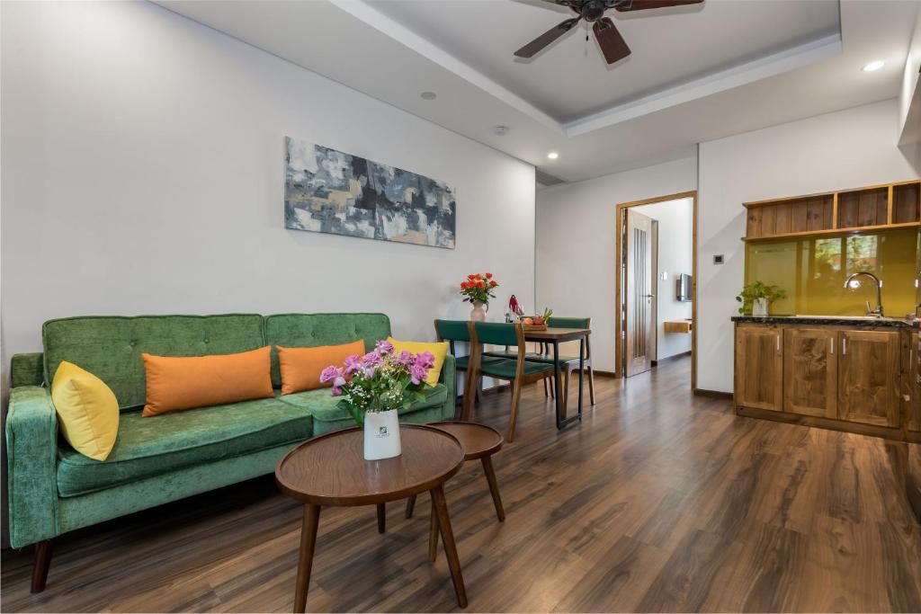 2-Bedroom Deluxe Apartment with Balcony City View