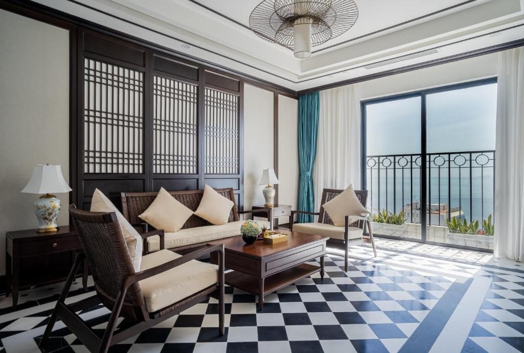 Suite Hạng Hoàng Gia