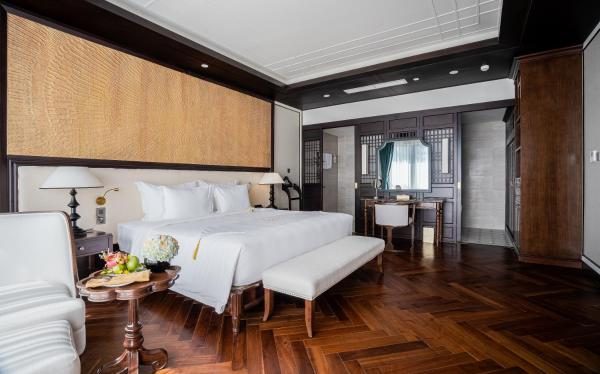 Suite Hạng Hoàng Gia