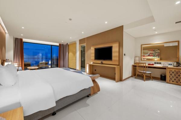 Special Offer – Premium Deluxe Double Room with Ocean View