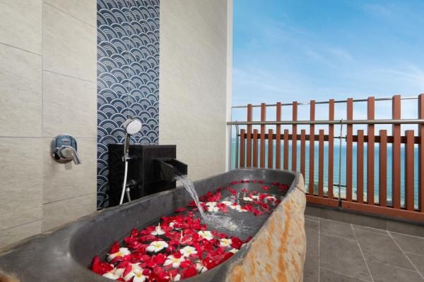 Special Offer – Ambassador Suite with Ocean View