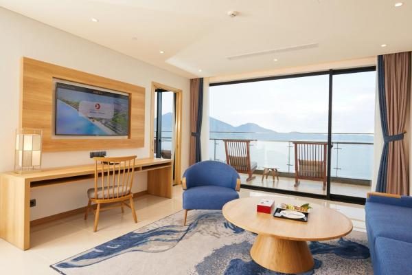 Special Offer – Senior Suite Panoramic Ocean View – Onsen & Water Park Inclusive