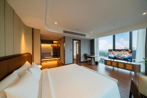 Charm Signature VIP 3 – Top Floor with City View – Included Afternoon Tea