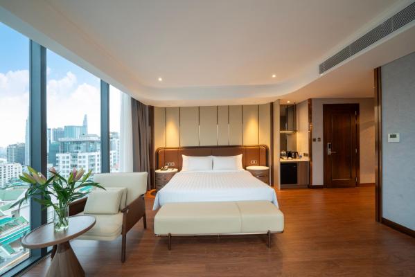 Charm Signature VIP 3 – Top Floor with City View – Included Afternoon Tea