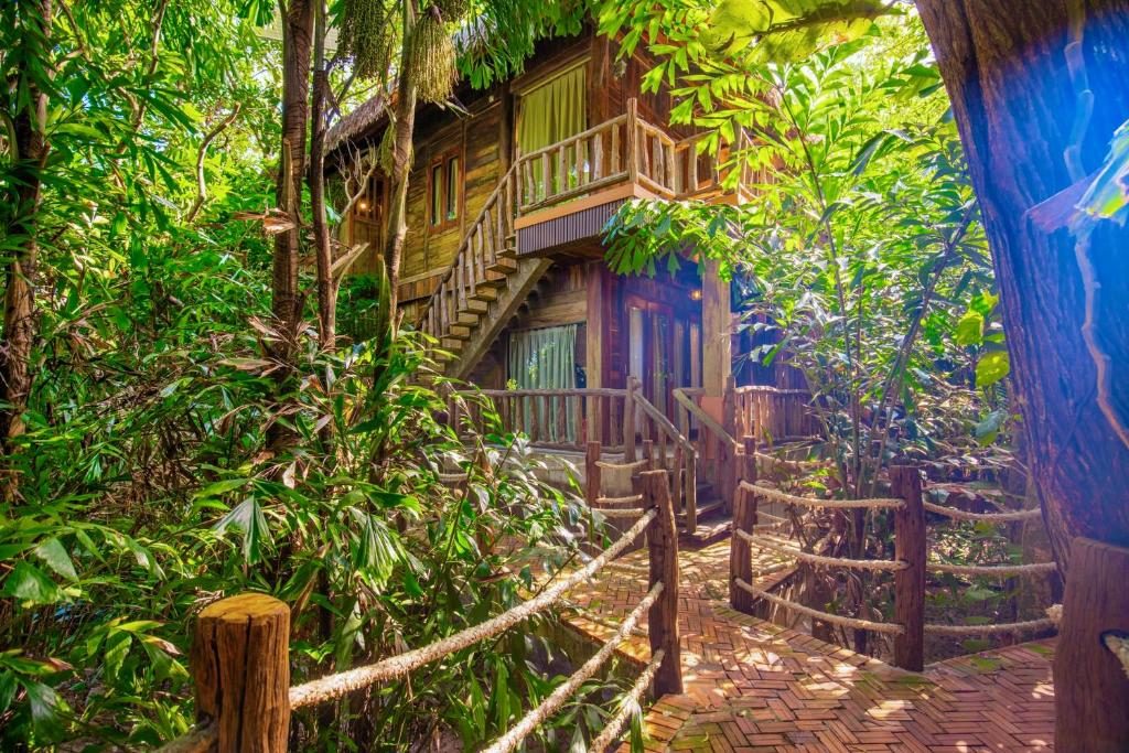 Bungalow Jungle Có Giường Cỡ King