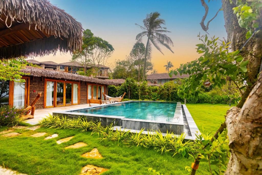 Biệt Thự 3 Phòng Ngủ Nhìn Ra Vịnh Ông Lang