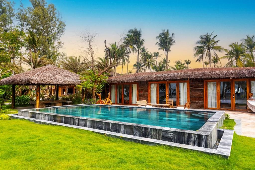 Biệt Thự 3 Phòng Ngủ Nhìn Ra Vịnh Ông Lang