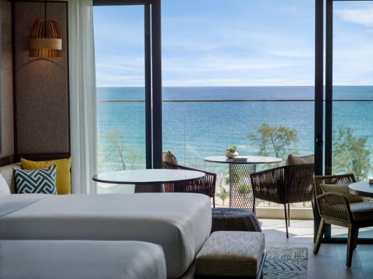 Premium Twin Room with Oceanfront