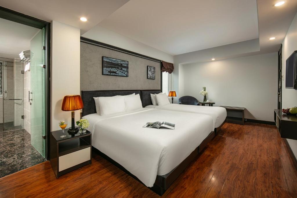 Phòng 3 Người Nhìn Ra Thành Phố