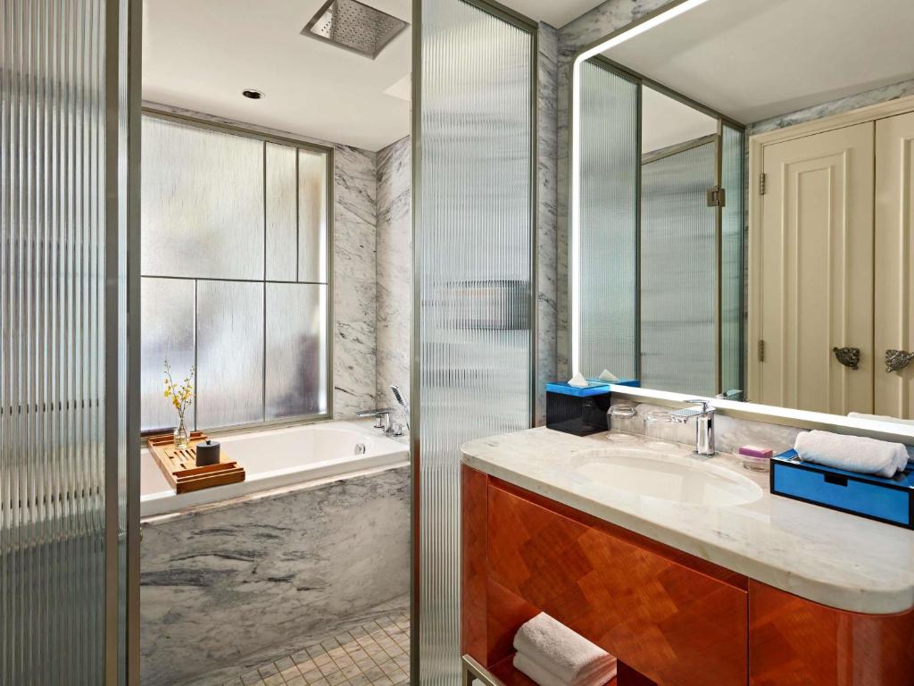 Premium King Room – Complimentary daily chocolate hour 5-6pm