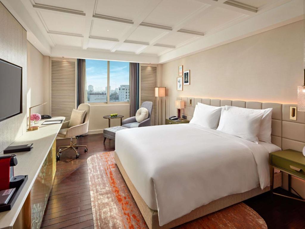 Executive Twin Room with Lounge Access – High Floor – Complimentary daily chocolate hour 5-6pm