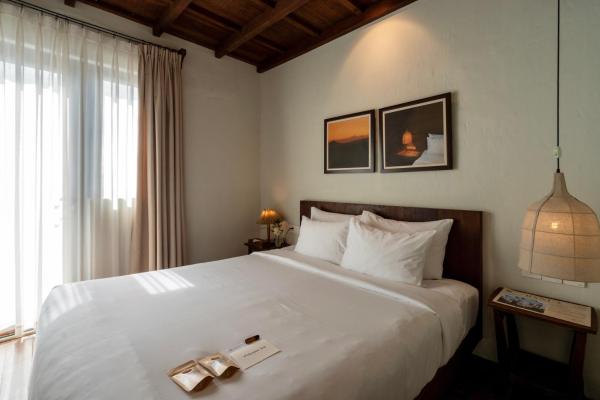 Phòng Deluxe Giường Đôi Có Ban Công