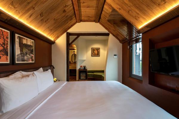 Phòng Deluxe Giường Đôi Có Bồn Tắm