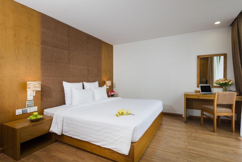 Suite Signature Với Bồn Tắm Nắng, Minibar & Trà Chiều Miễn Phí
