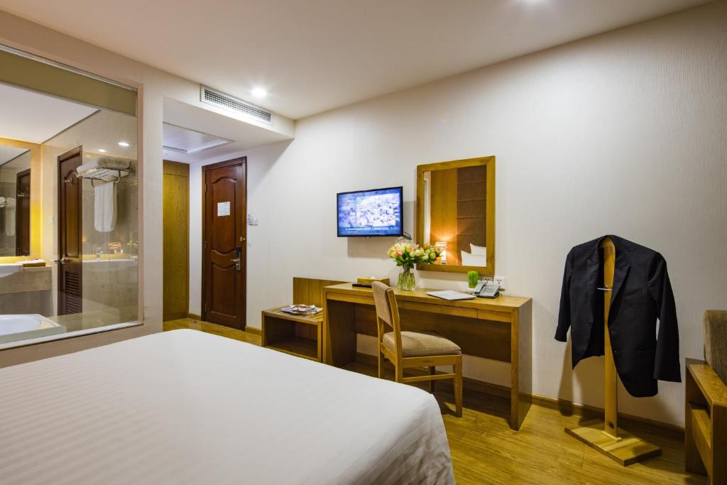 Phòng Premium Giường Đôi Có Bồn Tắm Và Cửa Sổ