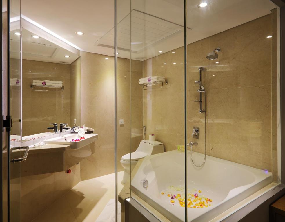 Phòng Premium Giường Đôi Có Bồn Tắm Và Cửa Sổ
