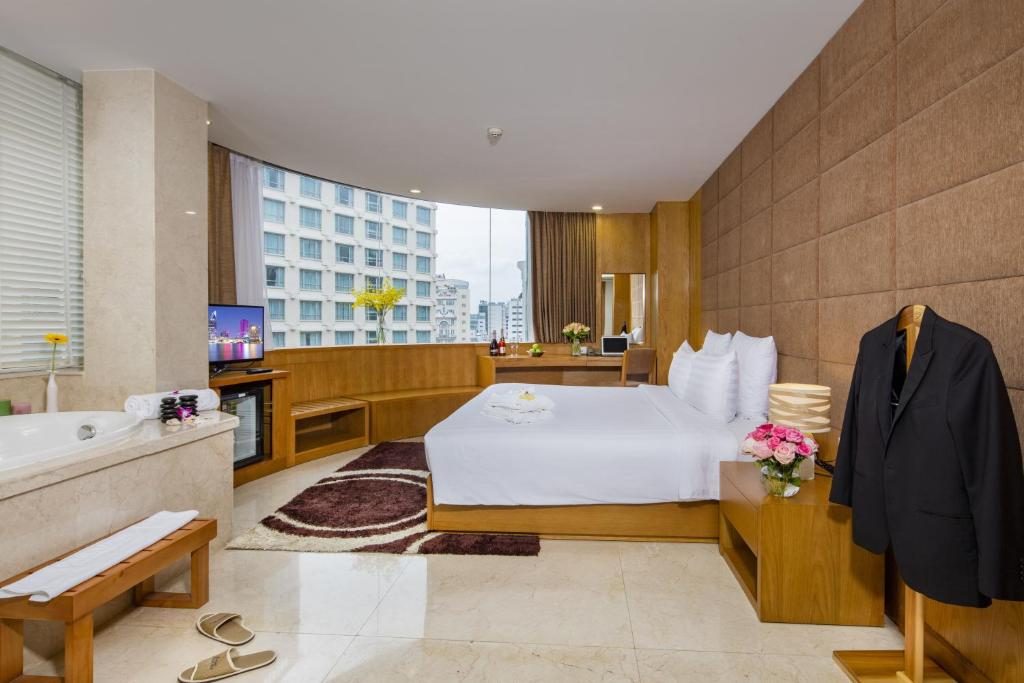 Suite Executive Nhìn Ra Thành Phố