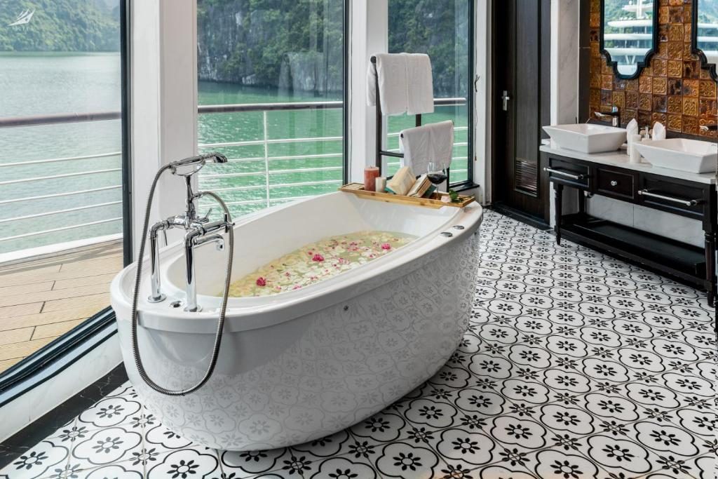 Suite Owner – 2 Ngày 1 Đêm Tại Vịnh Lan Hạ