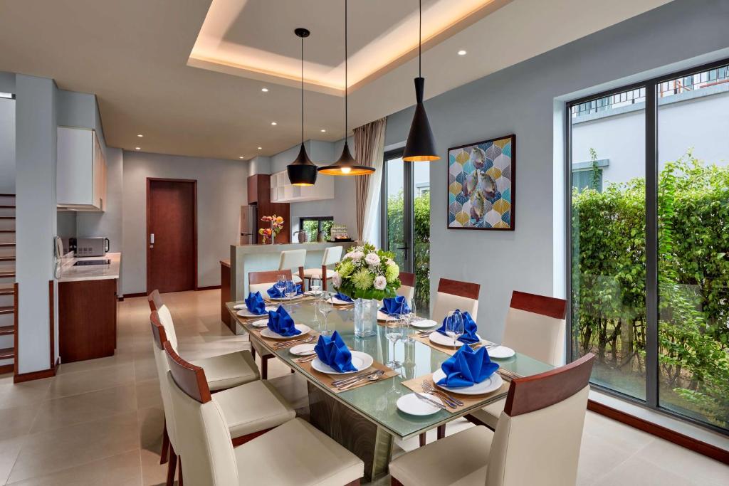 Biệt Thự 3 Phòng Ngủ Có 2 Giường Cỡ King Và 2 Giường Đơn – Ban Công/Hồ Bơi Riêng