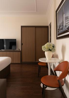 Premium Suite with Bathtub