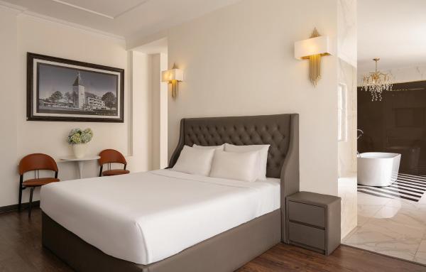 Premium Suite with Bathtub