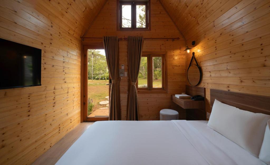 Private Pine Forest Bungalow