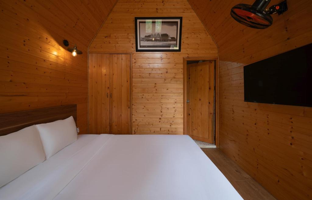 Private Pine Forest Bungalow
