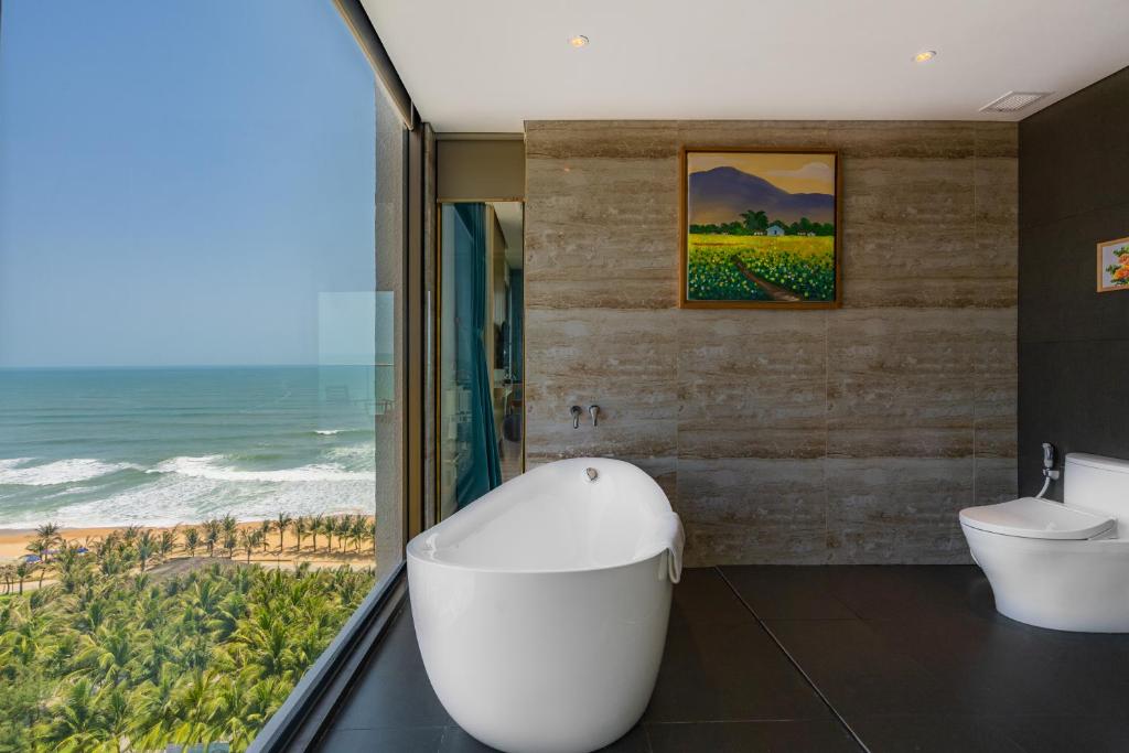 Suite Sala Hướng Biển Có Ban Công