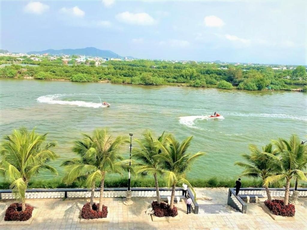 Premier Triple Room with River View