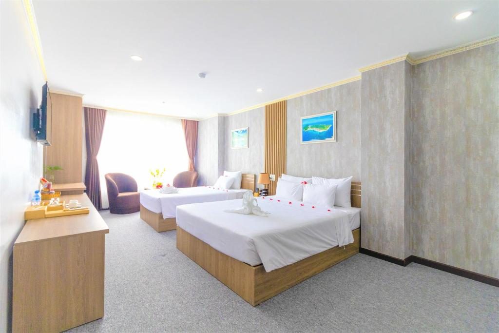 Premier Triple Room with River View