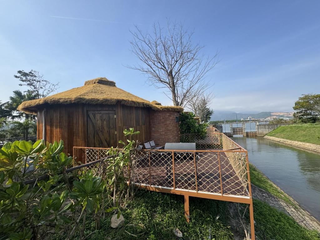 Bungalow – Nhìn Ra Mặt Nước