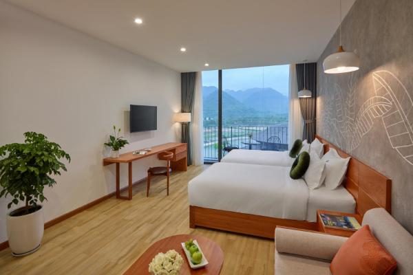 Phòng 3 Người Nhìn Ra Núi