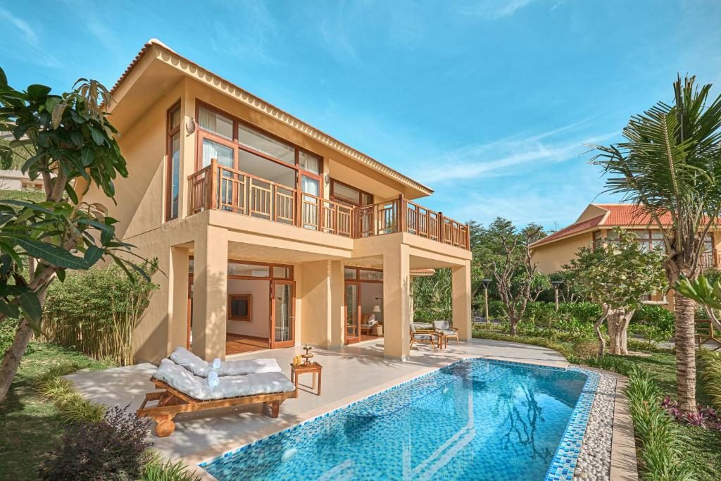 Lagoon Three Bedroom Pool Villa