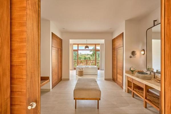 Lagoon One Bedroom Suite