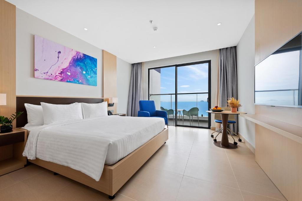 Premier King Oceanfront