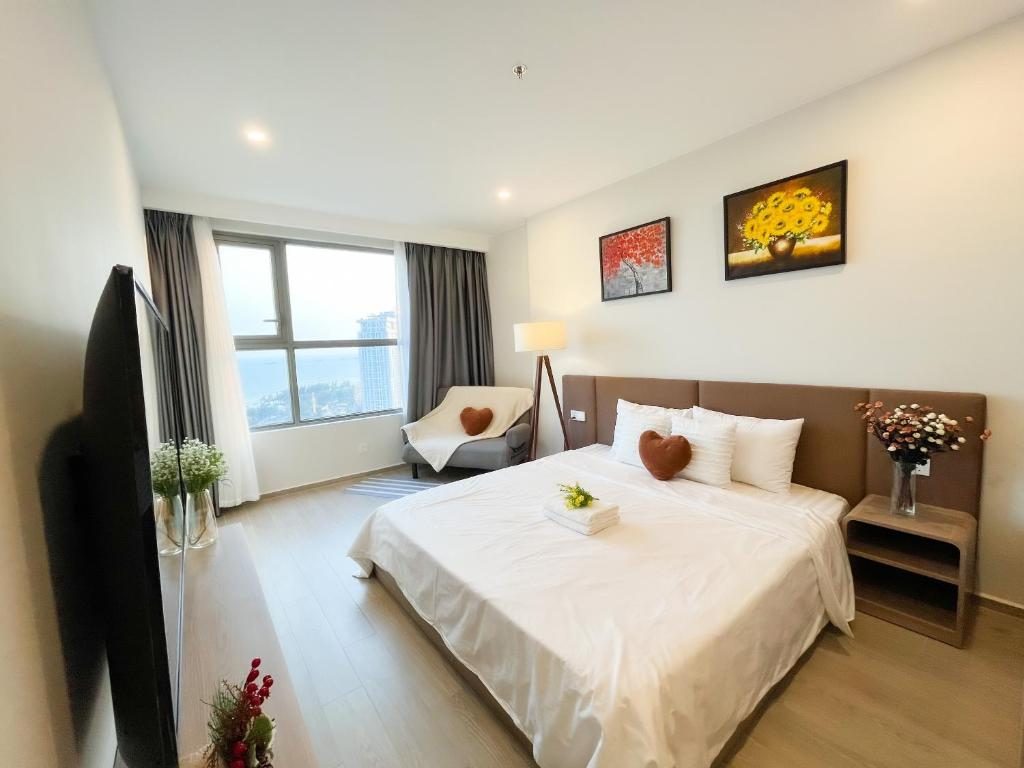 Three-Bedroom Premium Apartment Sea View with Balcony
