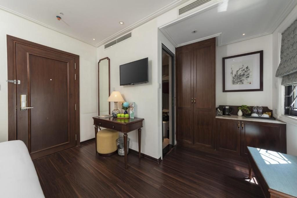 Suite Junior Giường Đôi Có Ban Công