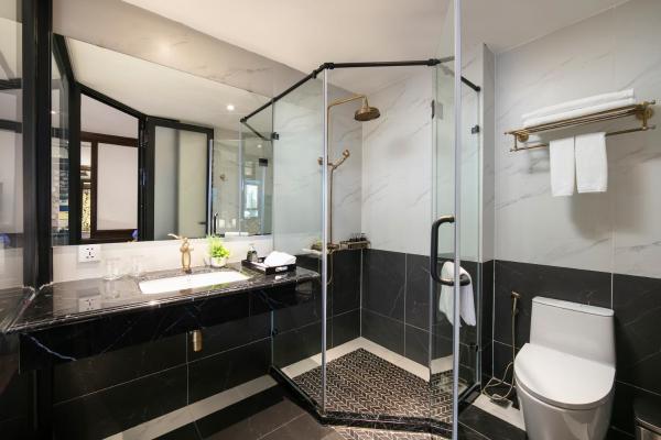 Deluxe Giường Đôi Có Cửa Sổ Nhìn Ra Khu Vực Bên Trong
