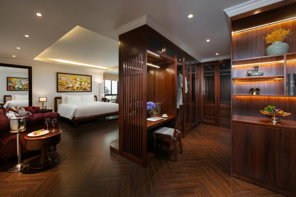 Grand Executive