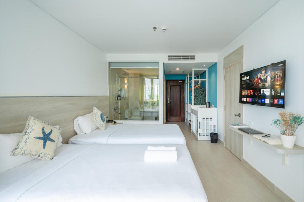 Superior Twin Room with Two Single Beds and Garden View