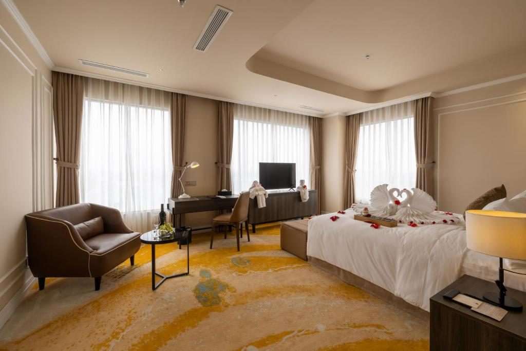 Phòng Luxury Giường Đôi + Xe Đưa Đón Miễn Phí Đến Trung Tâm Thành Phố