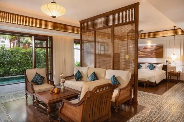 Private Pool Suite